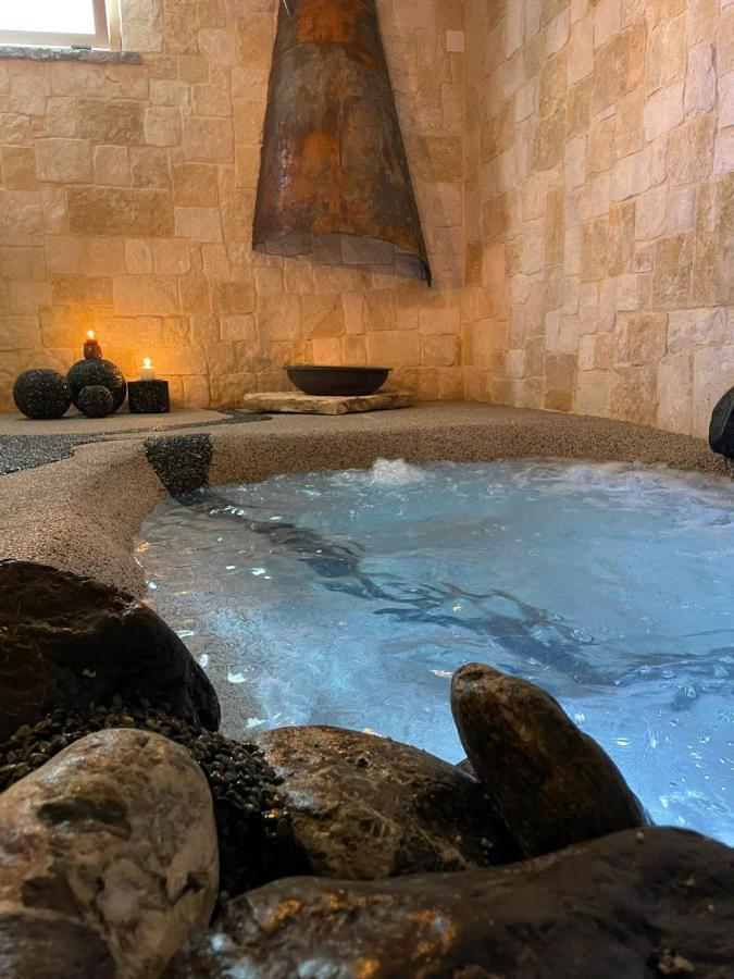 Domus Parva - Villa Con Bio-Piscina, Spa Privata E Appartamenti Panoramici 바콜리 외부 사진